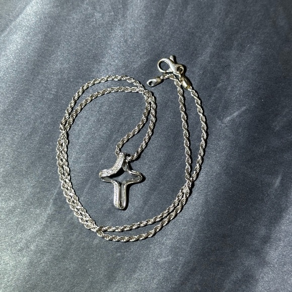 18k white gold cross pendant with diamonds from Italy. Stamped 750 and Hallmarks - Picture 6 of 7